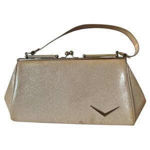Lux-de-ville women’s crème/gold glitter handbag clasp